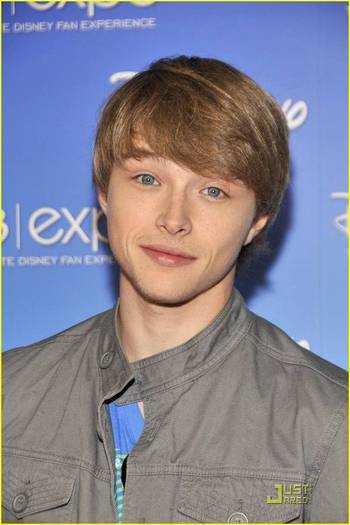 sterlingknight_net-d23expo-0004