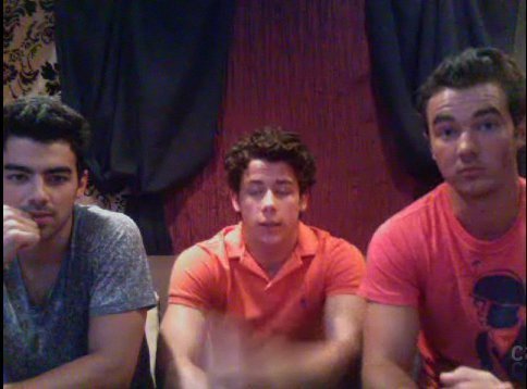 Jonas Brothers Live Chat (23)