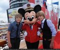 dylan-and-cole-sprouse