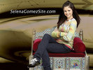 shineerox-selena-gomez-10634733-1024-768