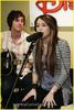 miley-cyrus_COM-radiodisneytakeover-2009jan30-001