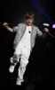 justin-bieber-stage-051510-7