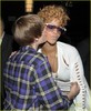 rihanna-justin-bieber-kiss-again-01