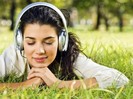 girl,music,beautiful-be551577084ec07ab80282025f0e34b3_h