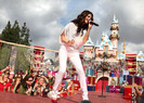 Selena Gomez Celebrities perform during taping 824Qy0Le9LVl