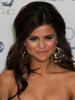 Selena-Gomez-Peoples-Choice-Awards-Jan-2011-Look-2[1]