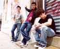 Jonas-Brothers-ino03[1]