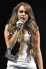 Miley_Cyrus_-_Wonder_World_Tour_5_cropped