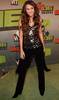 miley-cyrus_dot_com-vh1bigin06-2006dec12-arrivals-d003