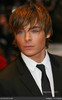 zac-efron-hairspray-london-premiere-arrivals-04g0Wa