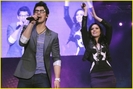 normal_demi-lovato-joe-jonas-make-waves-03