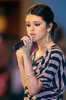 selena gomez arata foarte frumos