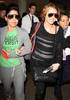 Miley-Cyrus_COM_LAXAirport_8Sept2010_02