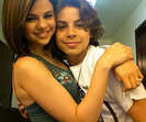 selena-jake-t-austin-selena-gomez-11748833-240-201