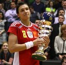 Cristinei Neagu i-a fost inmanat trofeul pentru cea mai buna jucatoare din lume.