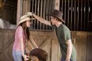 normal_33211_Miley_Cyrus_and_cast_in_Hannah_Montana_The_Movie_stills_1131_122_99lo