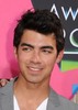 KCA-2010-27-3-joe-jonas-11150549-424-600[1]