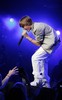 justin-bieber-stage-051510-6