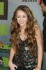 miley-cyrus_dot_com-vh1bigin06-2006dec12-arrivals-c003