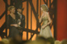 taylorswift10_win_cma09_h_h