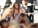 Miley+Cyrus+Performs+Make+Wish+Foundation+8ilLSPNgrAbl