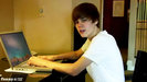 justin-justin-bieber-11237405-639-360[1]