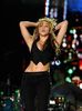 normal_shakira-rockinrio13