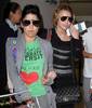 Miley-Cyrus_COM_LAXAirport_8Sept2010_07