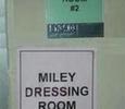 dressing miley concerte