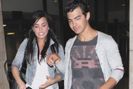 49198-demi-lovato-si-joe-j[1]