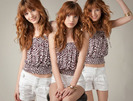 3-of-bella-bella-thorne-23602510-900-686