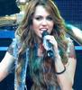 File-Miley_Cyrus_-_Wonder_World_Tour_-_Party_in_the_U_S_A__cropped_02