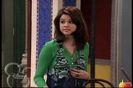 2-26-Wizards-vs-Vampires-On-Waverly-Place-selena-gomez-7405764-400-266