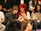 Justin-Bieber-and-Rihanna-at-All-Star-Game-4-580x435