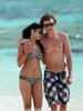 Vanessa_hudgens_bikini_zac_efron_walking_on_beach_carribean_300x400_070808