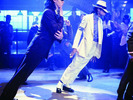 moonwalker-536303l-imagine[1]