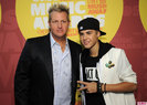 Justin-Bieber-Rascal-Flatts-CMT-Awards-Red-Carpet-05