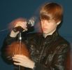 normal_justin-bieber-science-museum0(1)