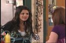 2-01-Smarty-Pants-Screencap-selena-gomez-7389239-400-266