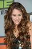 miley-cyrus_dot_com-vh1bigin06-2006dec12-arrivals-b001