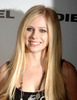 Avril-avril-lavigne-781762_999_1293