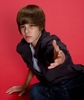 Justin-Photoshoot-justin-bieber-8664369-400-476[1]