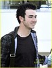 kevin-danielle-jonas-newark-airport-04